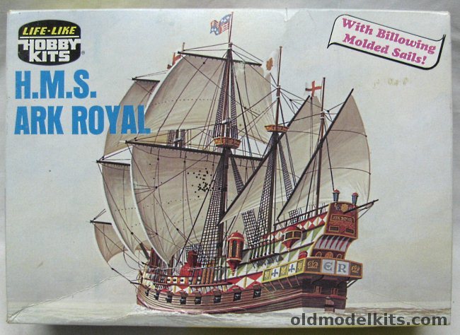 Life-Like HMS Ark Royal - (ex Pyro), 09251 plastic model kit